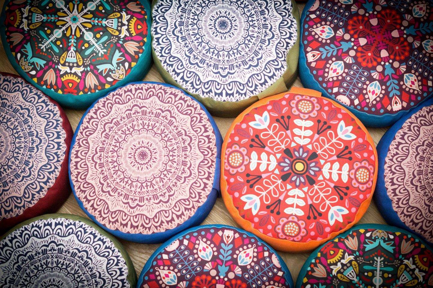 rundes Meditationskissen Mandala Yogakissen viele Varianten